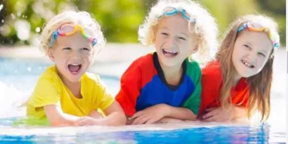 How do you spend your summer? Go swimming, of course! -- Have you chosen a bathing suit for the children?