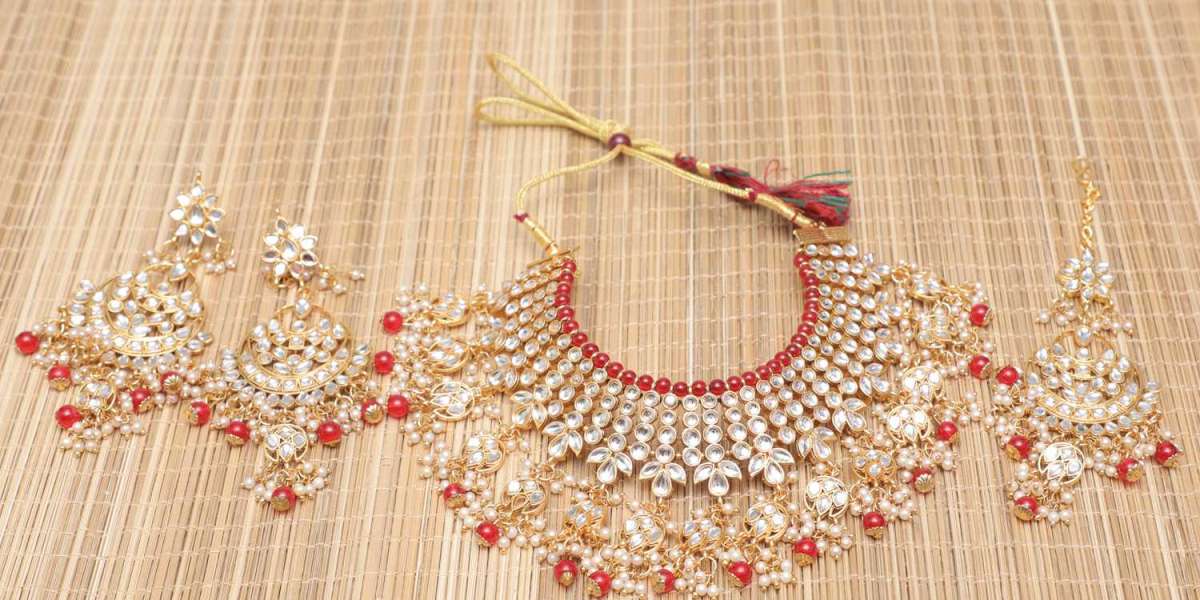 The Very Best Of Madhuri Dixit's Jewelry Style