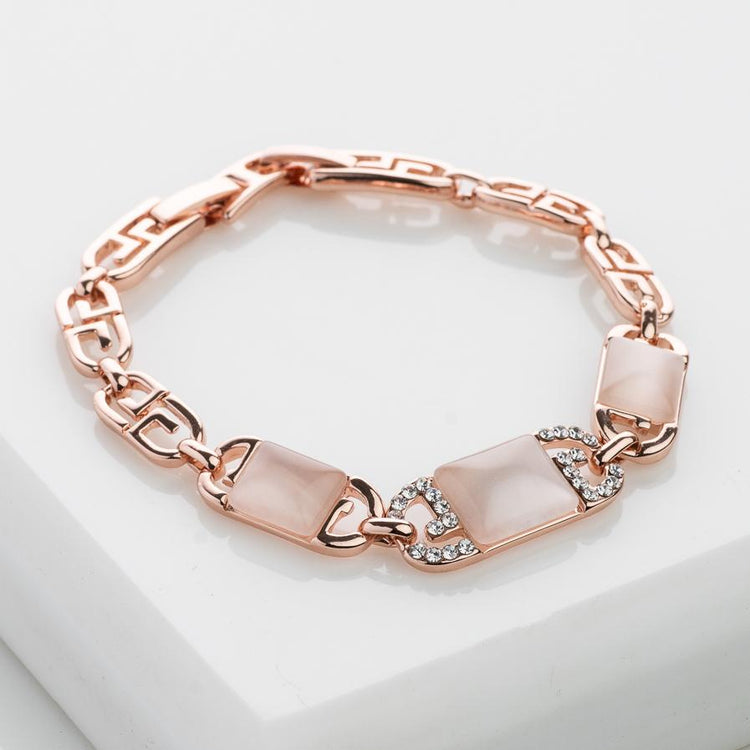 How to buy best bracelet for women Online?