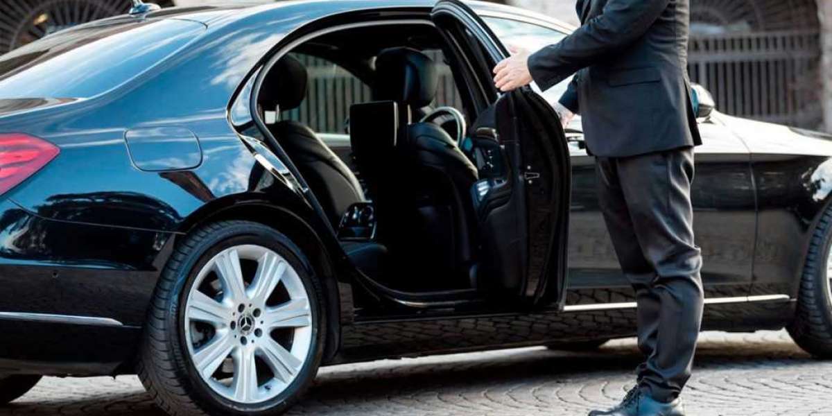 Why You Want To Hire An Airport Limo To Accommodate Your Important Client