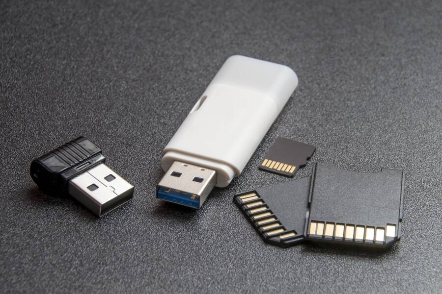 How to Format USB and SD Card to Fat32? - FrizzTech
