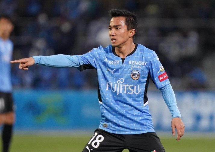 Chanathip cũng đang bi đát không kém Công Phượng tại J-League