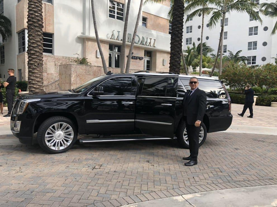 Elevate Your Journey: The Essence of Miami Black Car Service – limomiami