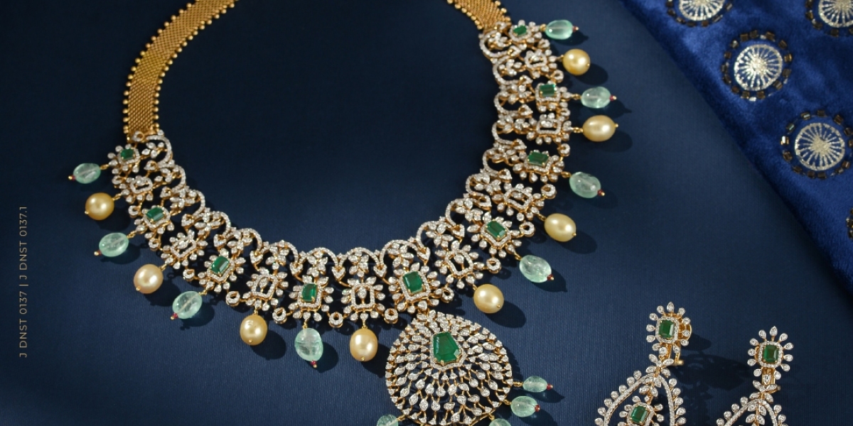 A Radiant Elegance: The Emerald Diamond Necklace by Krishna Jewellers
