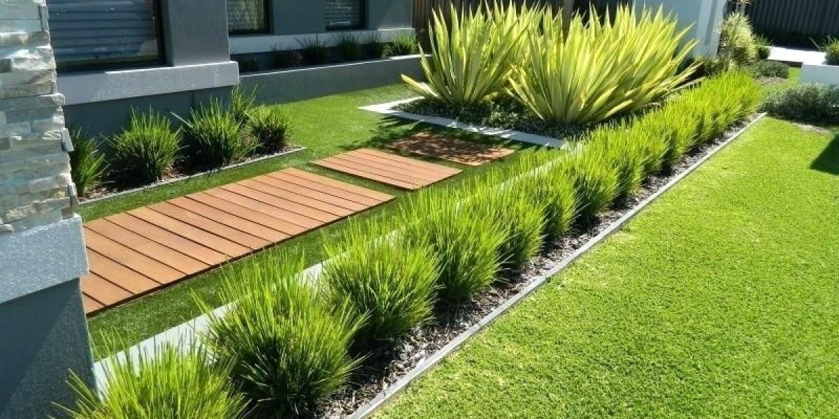 Landscaping Gardens in the Eastern Province: Fusing Green Beauty with Regional Elegance