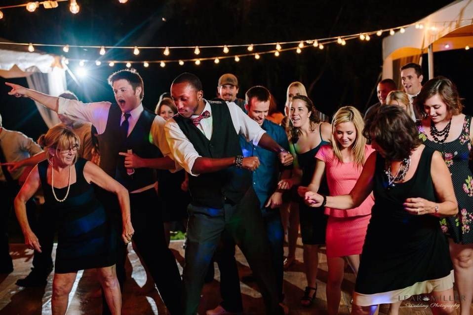 How to Work with Your DJ to Plan the Perfect Wedding Reception