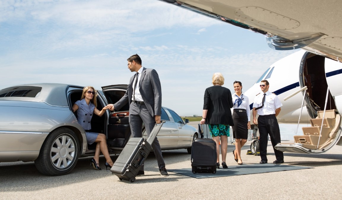 Reasons for Hiring a Limo Service for Corporate Events