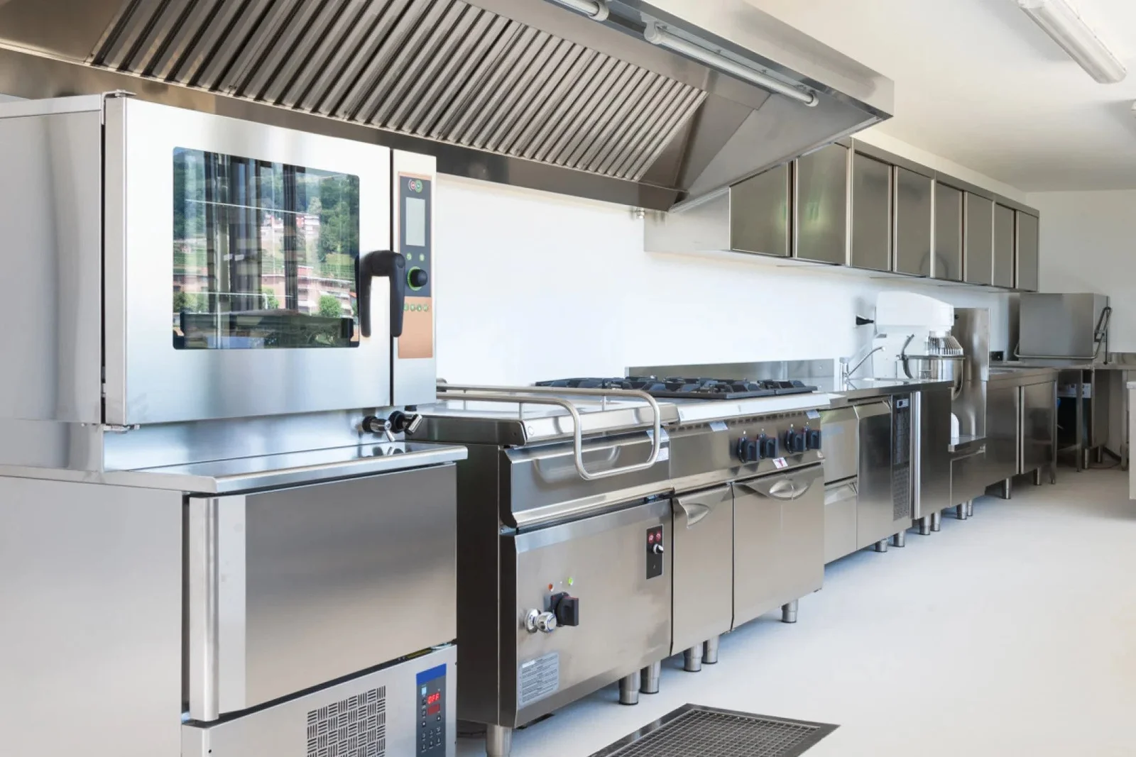 Second-Hand Commercial Kitchen Equipment: Is It a Good Option in Dubai?