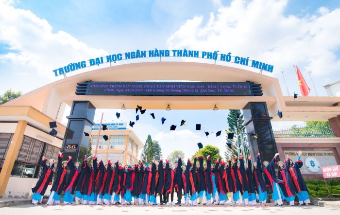 Thi Vstep Đại học Ngân hàng HUB: Lịch thi, lệ phí 2024