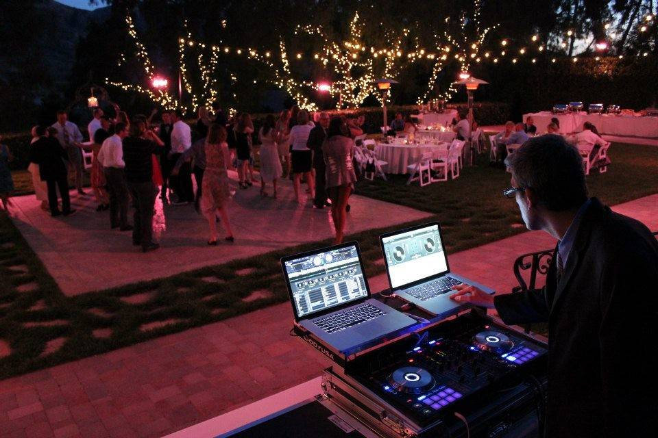 Wedding DJ Munich: Elevating Your Big Day with Music, Fun, and Memories