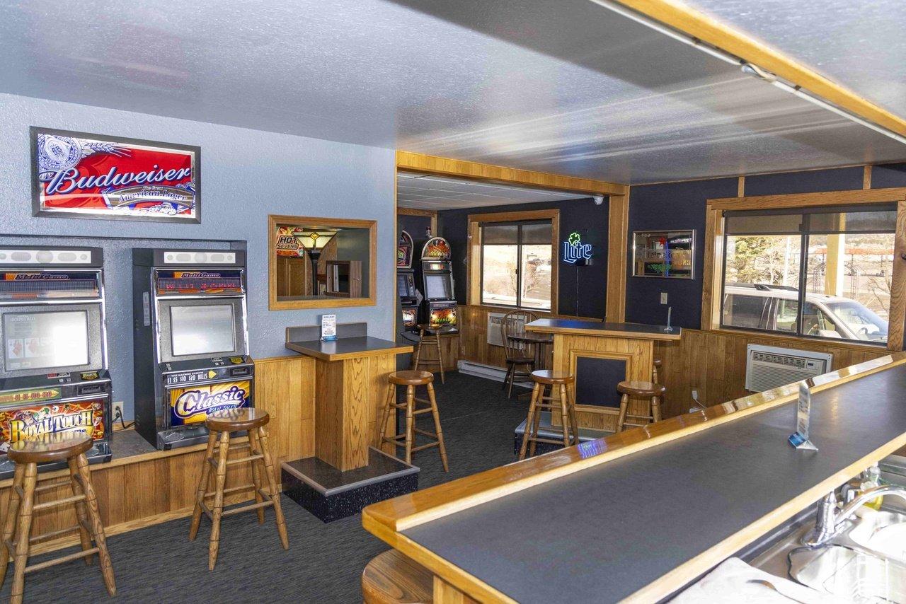 Why Modern Travelers Prioritize Tech Amenities in Hotels near Butte Montana | Articles | rockerinnmt | Gan Jing World - Technology for Humanity | Video & Movie Streaming