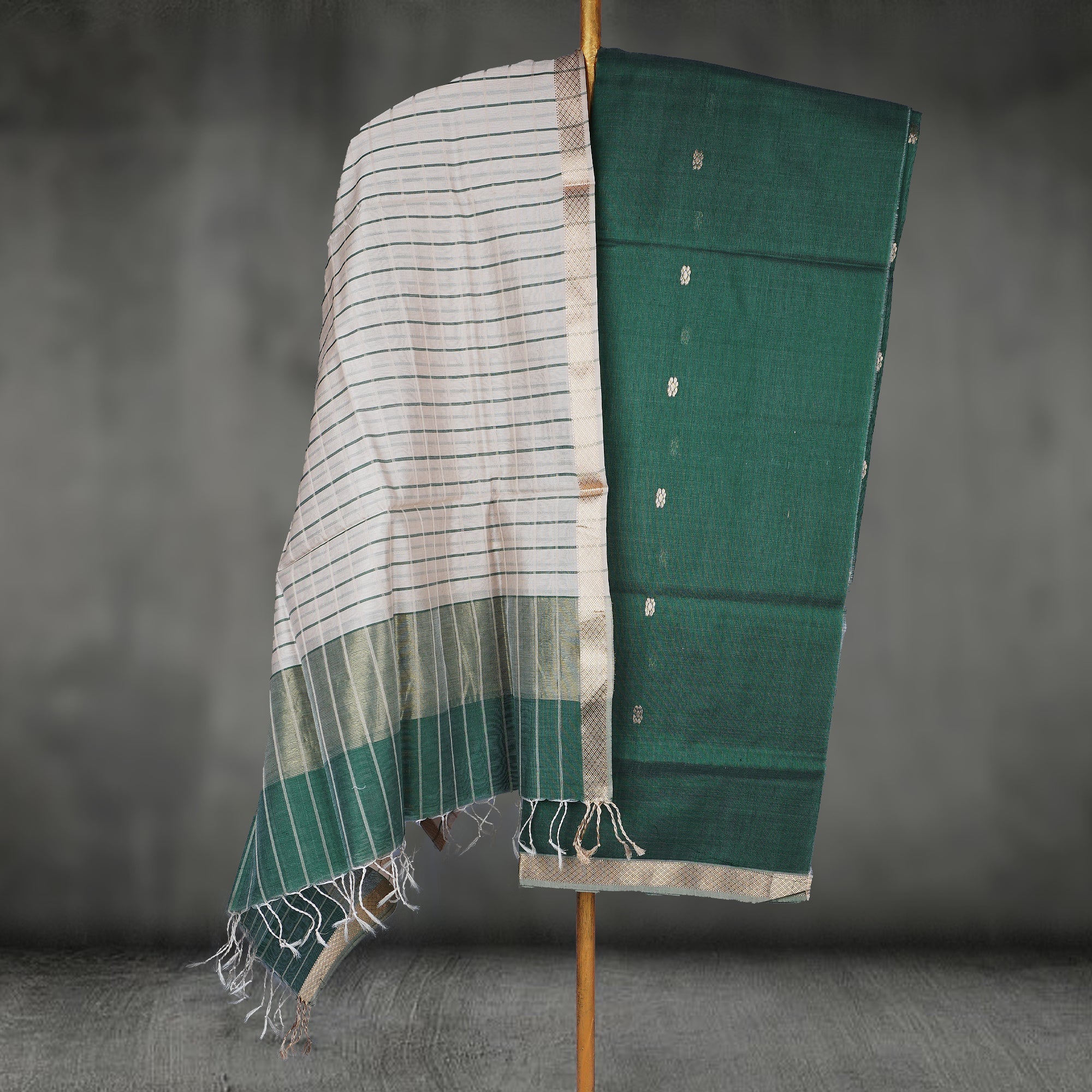 Handwoven Maheshwari Dupattas: 5 Timeless Beauties  – Ahilyeshwari