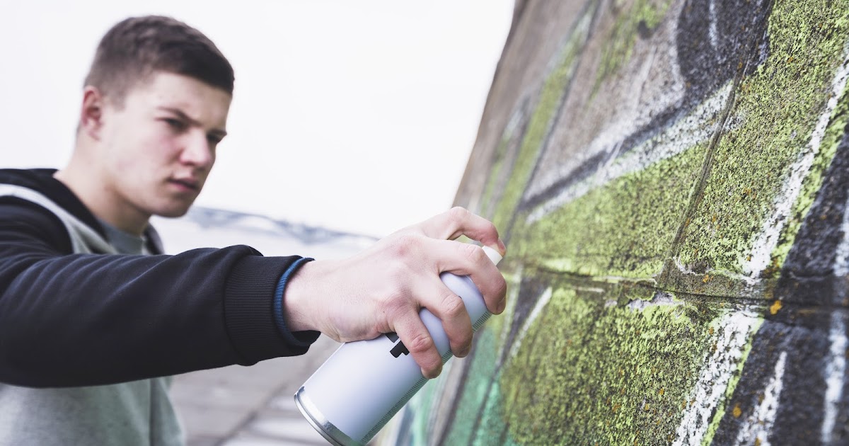 Why Silicone Lubricating Spray is Essential When Using a Spearfishing Wetsuit 7mm