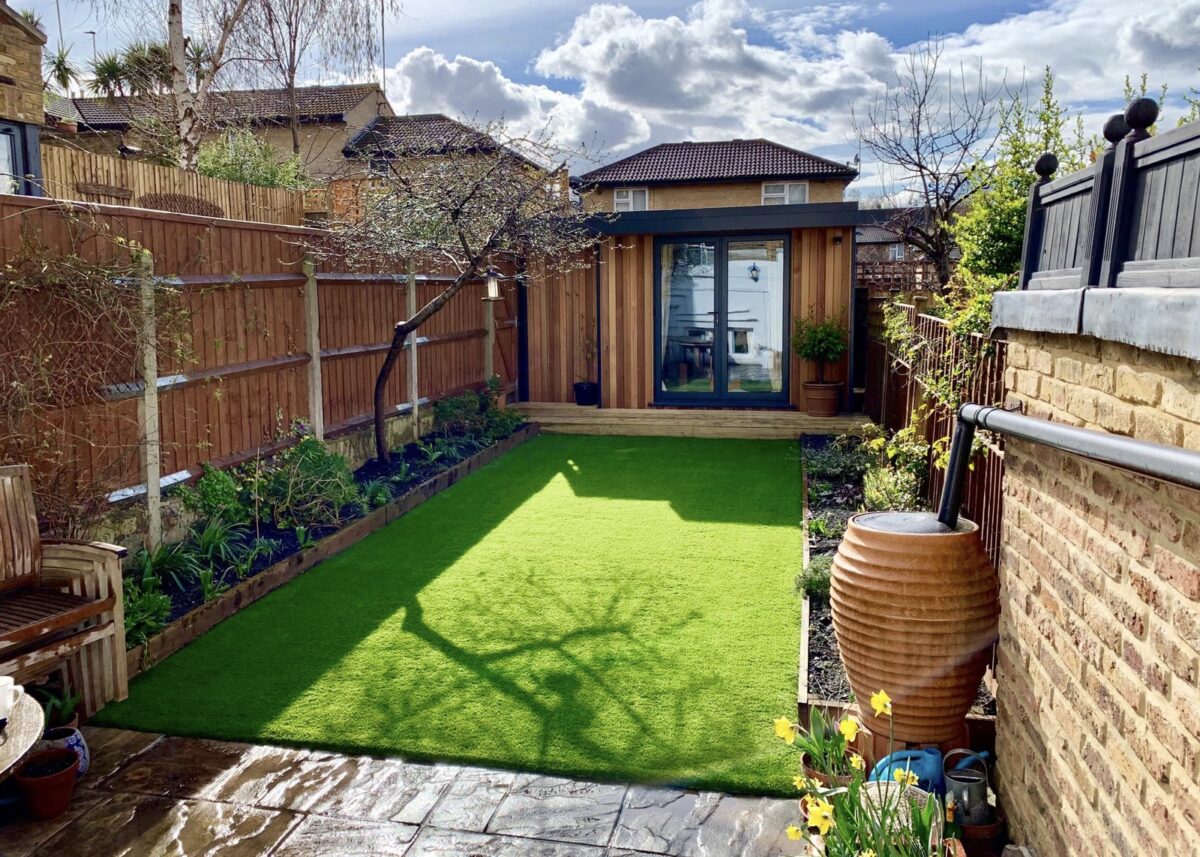 Artificial Grass Installation in Navan: A Perfect Solution for Every Garden – Easigrass Dublin