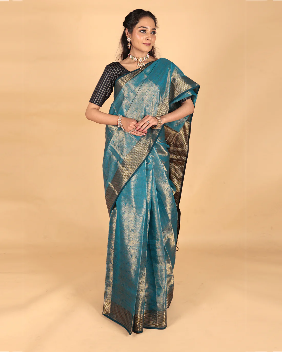 Maheshwari Handloom Sarees: Timeless Beauty and Heritage Guide  – Ahilyeshwari